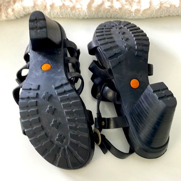 Timberland Ladies Black Sandal with Adjustable Strap. 7.5M - Picture 7 of 12